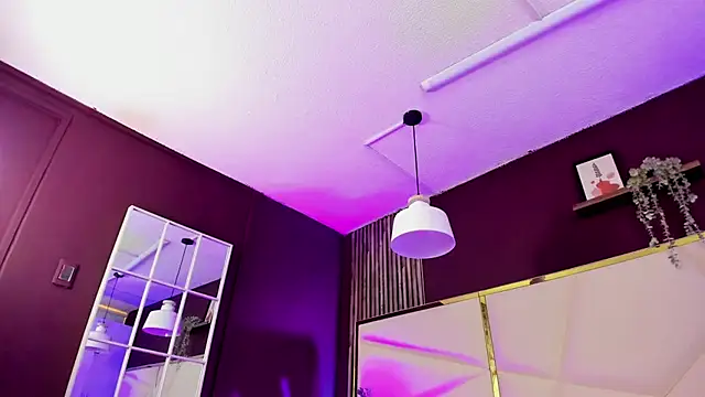 April bowie online show from 10/31/25, 03:13