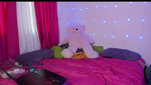 Snapshot of cathi_montana chatting on 12/31/24, 11:31 cathi montana online show from 12/31/24, 11:31