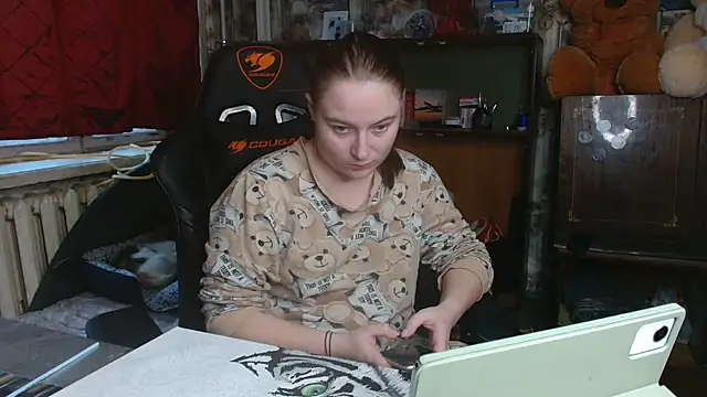Snapshot of ElenaMaeer chatting on 12/04/24, 11:52 ElenaMaeer online show from 12/04/24, 11:52