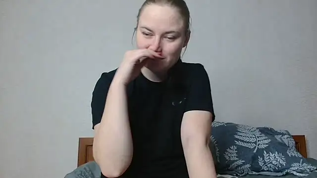 Snapshot of ElenaMaeer chatting on 01/10/25, 05:47 ElenaMaeer online show from 01/10/25, 05:47