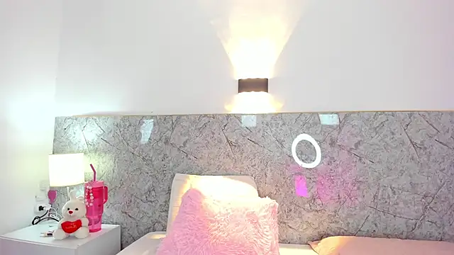 Snapshot of Mia_rom11 chatting on 12/27/24, 03:26 Mia rom11 online show from 12/27/24, 03:26