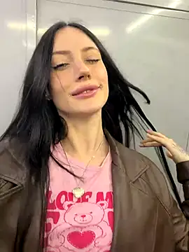 Melissa crazy online show from 12/01/25, 04:23