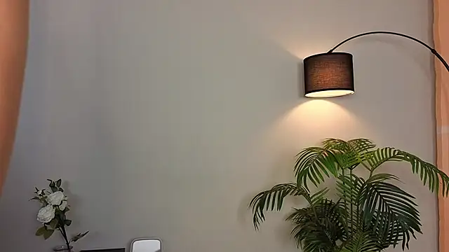 Naomi Girly online show from 10/04/25, 04:10