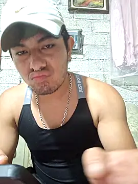 Snapshot of GusssHOT chatting on 09/26/25, 03:16 GusssHOT online show from 09/26/25, 03:16