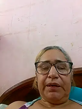  candi online show from 10/04/25, 02:15