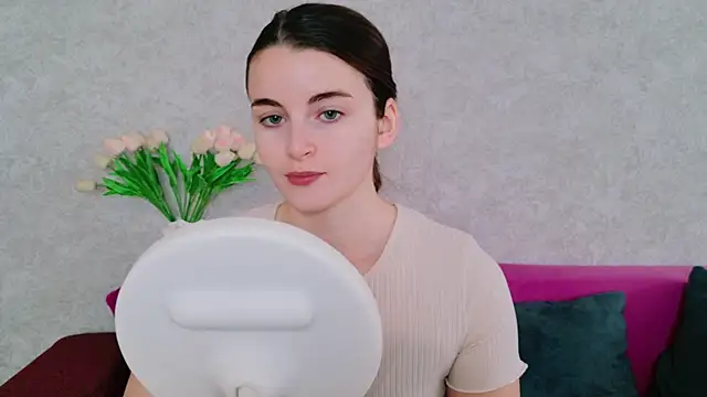 Miss Arwen online show from 11/12/25, 05:41