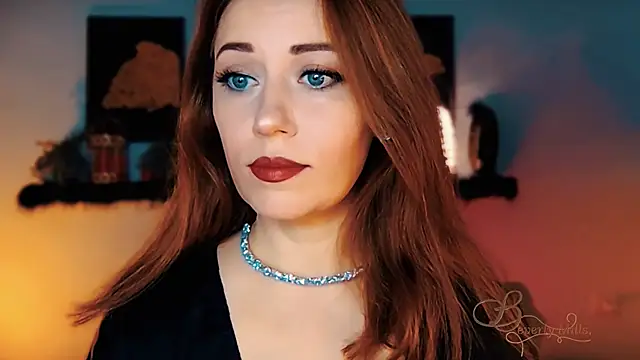 MissBeverlyMills online show from 11/28/25, 04:15