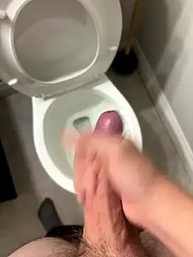 Snapshot of hornybigdicc chatting on 10/09/25, 01:36 hornybigdicc online show from 10/09/25, 01:36