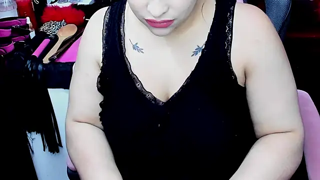 Snapshot of True_Bdsm chatting on 01/23/25, 02:39 True Bdsm online show from 01/23/25, 02:39