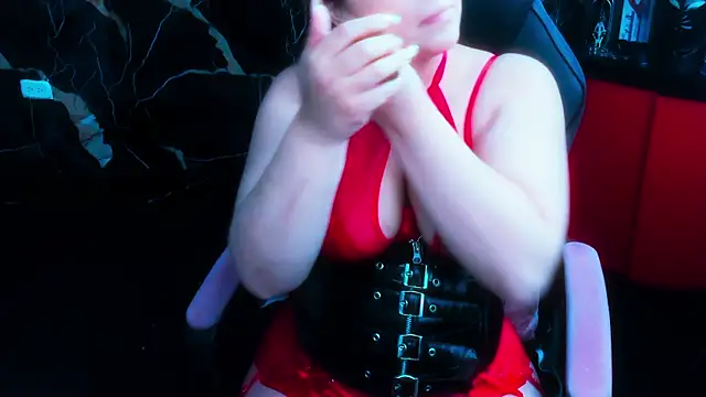Snapshot of True_Bdsm chatting on 10/17/25, 04:20 True Bdsm online show from 10/17/25, 04:20