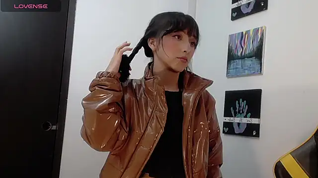 Snapshot of v1cky_ chatting on 10/10/25, 10:31 v1cky online show from 10/10/25, 10:31