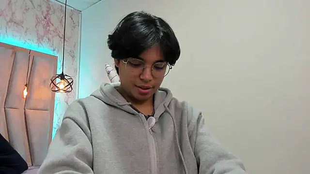 Snapshot of Emmapark_ chatting on 03/21/25, 11:22 Emmapark  online show from 03/21/25, 11:22