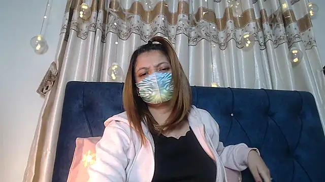 Snapshot of Jen_jennyy1 chatting on 01/21/25, 07:50 Jen jennyy1 online show from 01/21/25, 07:50