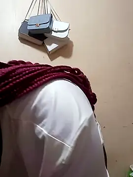 Snapshot of Swit_virgin22 chatting on 10/13/25, 01:27 Swit virgin22 online show from 10/13/25, 01:27