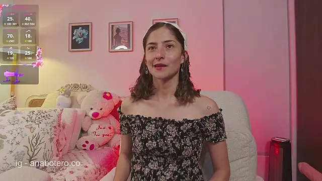 Snapshot of KittyAna chatting on 10/12/25, 12:31 KittyAna online show from 10/12/25, 12:31