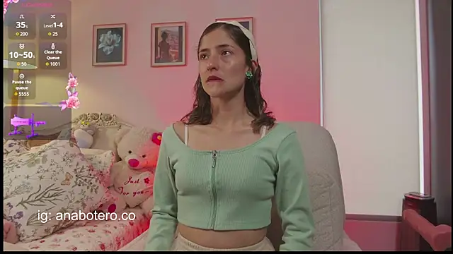 Snapshot of KittyAna chatting on 11/11/25, 07:36 KittyAna online show from 11/11/25, 07:36