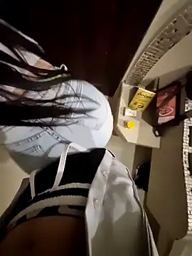 Snapshot of karenandrey chatting on 11/03/25, 06:47 karenandrey online show from 11/03/25, 06:47