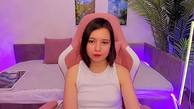 Snapshot of Lina_Brownie chatting on 02/19/25, 04:55 Lina Brownie online show from 02/19/25, 04:55