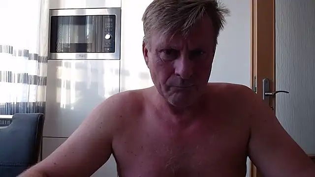 johnnym1 online show from 10/20/25, 03:23