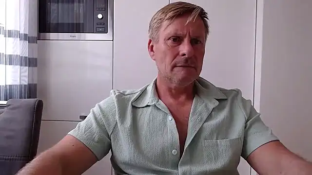 johnnym1 online show from 10/24/25, 10:22