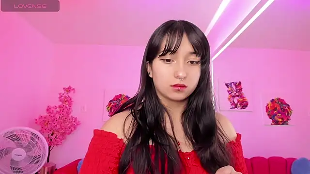 Snapshot of Miss_dolly_ chatting on 12/03/24, 12:27 Miss dolly online show from 12/03/24, 12:27