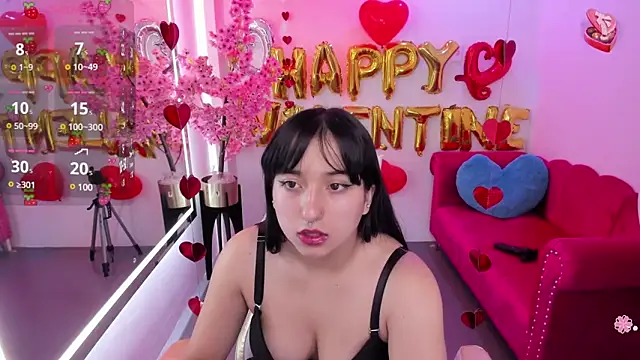 Snapshot of Miss_dolly_ chatting on 02/15/25, 12:33 Miss dolly online show from 02/15/25, 12:33