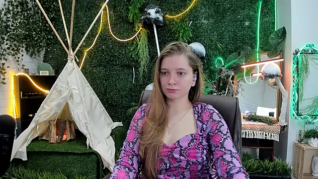 MayaSinabon online show from 09/29/25, 05:12