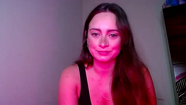 Snapshot of Sophie_Raegan chatting on 12/04/24, 10:13 Sophie Raegan online show from 12/04/24, 10:13