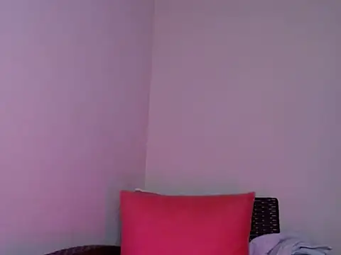 Snapshot of Sophie_Raegan chatting on 01/01/25, 08:35 Sophie Raegan online show from 01/01/25, 08:35