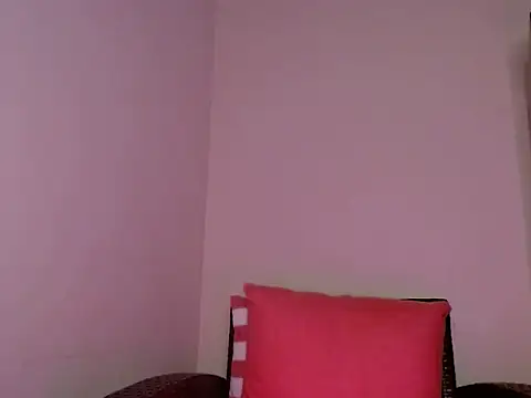 Snapshot of Sophie_Raegan chatting on 01/06/25, 04:55 Sophie Raegan online show from 01/06/25, 04:55