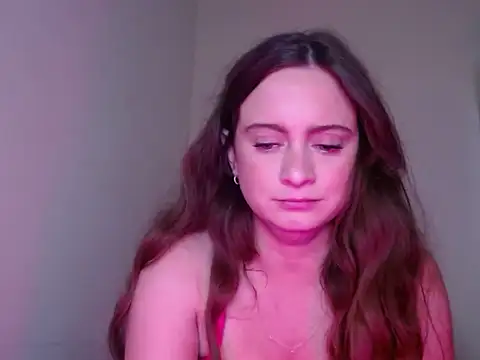 Snapshot of Sophie_Raegan chatting on 01/10/25, 11:43 Sophie Raegan online show from 01/10/25, 11:43