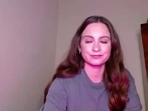 Snapshot of Sophie_Raegan chatting on 01/24/25, 02:19 Sophie Raegan online show from 01/24/25, 02:19