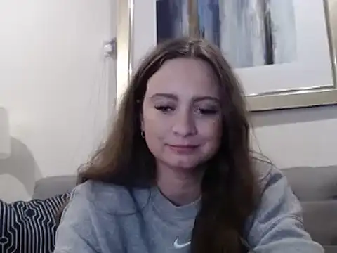 Snapshot of Sophie_Raegan chatting on 02/14/25, 11:10 Sophie Raegan online show from 02/14/25, 11:10