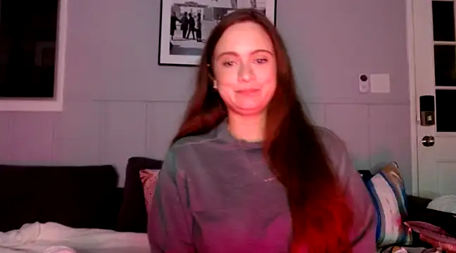 Snapshot of Sophie_Raegan chatting on 02/21/25, 01:33 Sophie Raegan online show from 02/21/25, 01:33