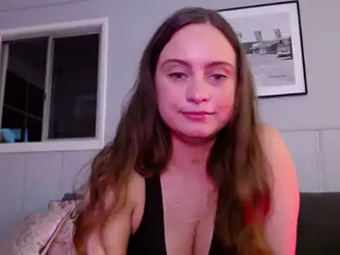 Snapshot of Sophie_Raegan chatting on 03/06/25, 11:58 Sophie Raegan online show from 03/06/25, 11:58