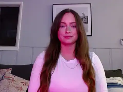 Snapshot of Sophie_Raegan chatting on 03/07/25, 11:51 Sophie Raegan online show from 03/07/25, 11:51