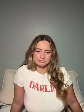 Snapshot of Sophie_Raegan chatting on 10/22/25, 03:01 Sophie Raegan online show from 10/22/25, 03:01