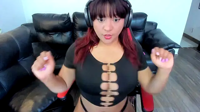 Snapshot of sofialove__ chatting on 01/29/25, 01:05 sofialove   online show from 01/29/25, 01:05