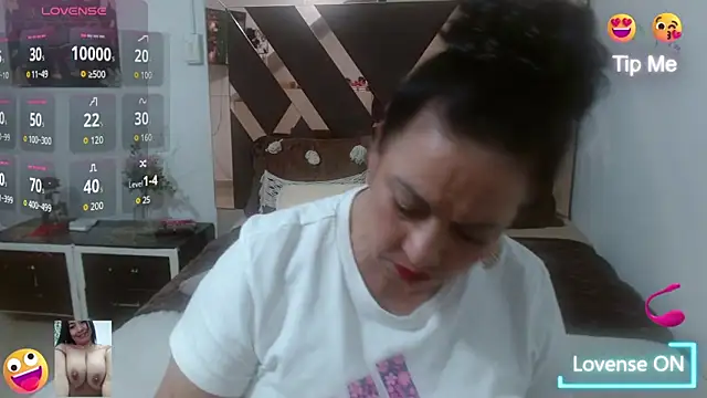 lindaesmeralda online show from 10/16/25, 11:50