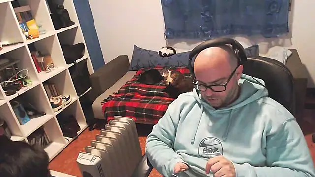 ravingr4d4 online show from 02/22/25, 10:42