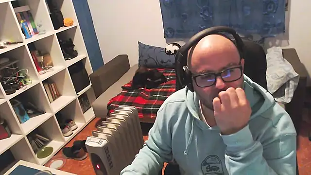 ravingr4d4 online show from 02/23/25, 09:16