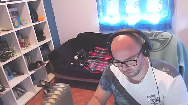 ravingr4d4 online show from 02/25/25, 12:13