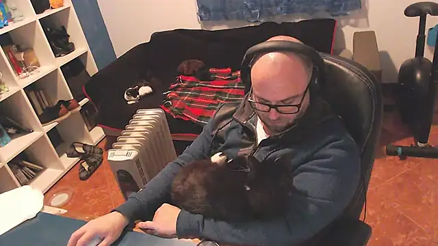 ravingr4d4 online show from 02/25/25, 10:29