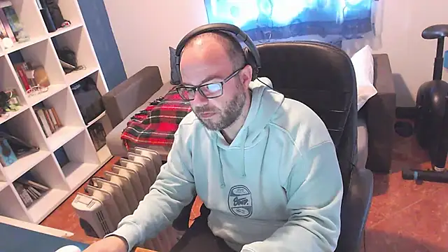 ravingr4d4 online show from 03/10/25, 12:15