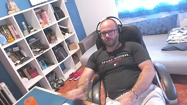 ravingr4d4 online show from 09/21/25, 01:35