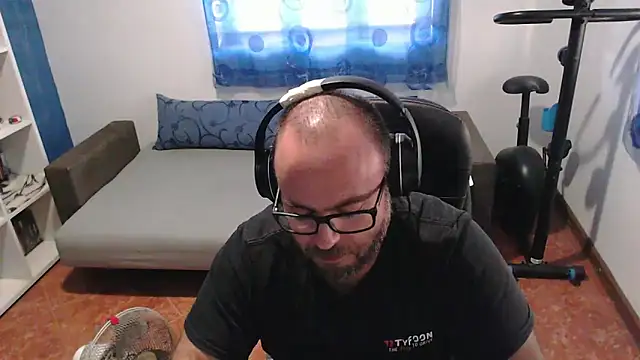 ravingr4d4 online show from 09/28/25, 02:22