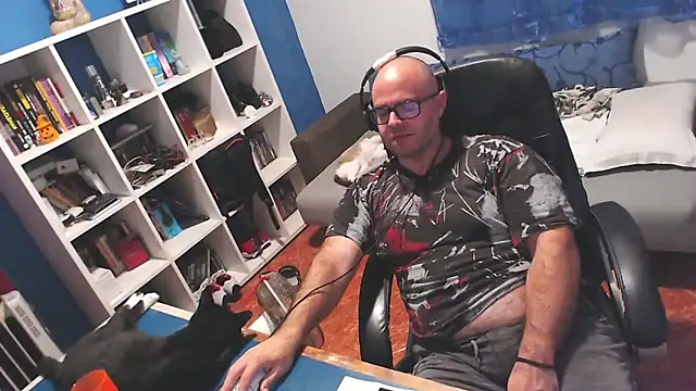 ravingr4d4 online show from 10/07/25, 09:45