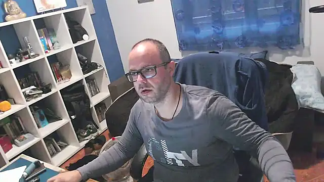 ravingr4d4 online show from 11/05/25, 09:09