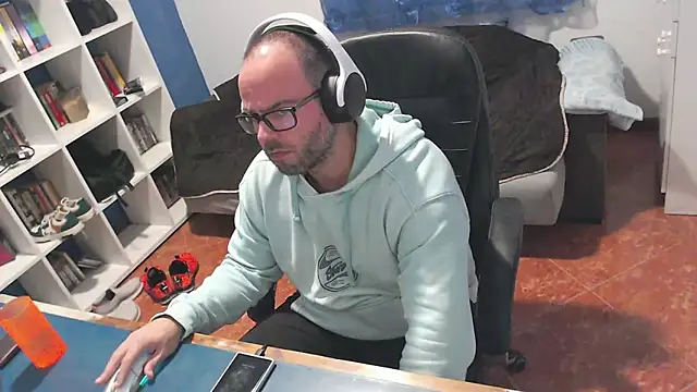 ravingr4d4 online show from 11/12/25, 11:14