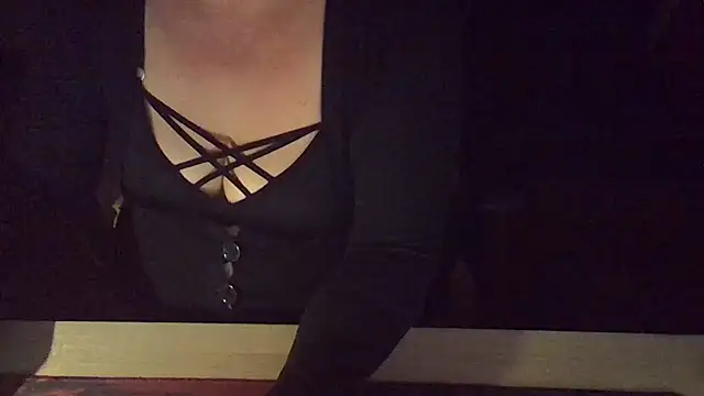 Silvia2277 online show from 10/17/25, 07:16